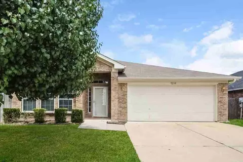 9268 Saint Martin Rd, Fort Worth, TX 76123