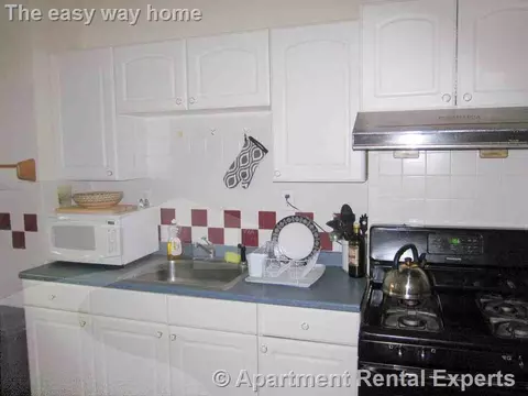 12 Evergreen Sq #1, Somerville, MA 02143