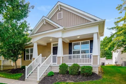4524 Grand Strand Dr, Grove City, OH 43123