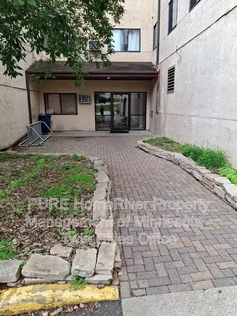 221 Grand Ave W #204, South St Paul, MN 55075