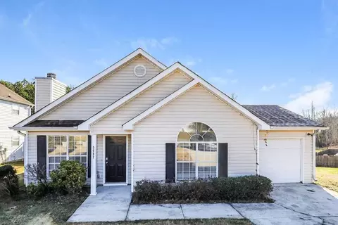 5687 Eagles Feather Ln, Riverdale, GA 30274