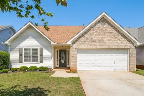 25 Collins Trce, Covington, GA 30016