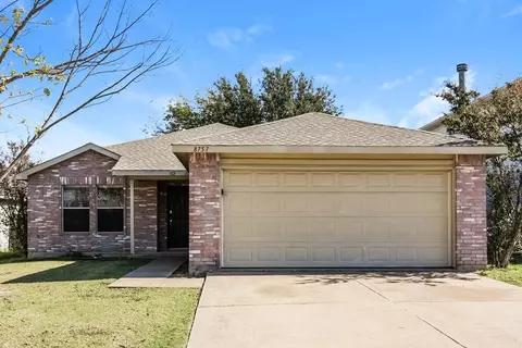 8757 Garden Springs Dr, Fort Worth, TX 76123