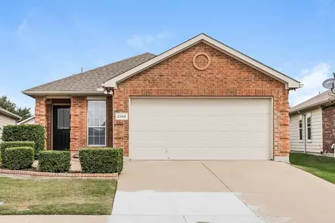 2105 Charmion Ln, Fort Worth, TX 76131