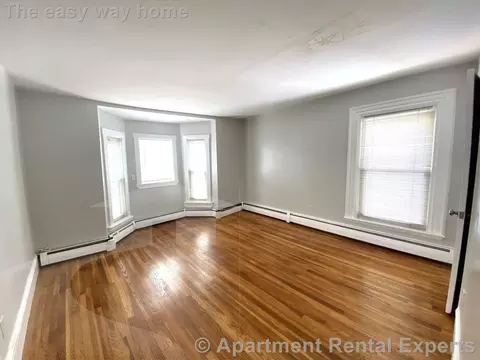 1 Jay St #2, Cambridge, MA 02139