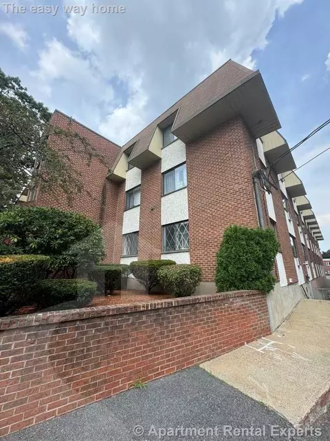 19 Central St #29, Somerville, MA 02143