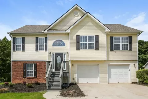 139 Legacy Dr, Hoschton, GA 30548