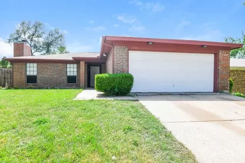 3741 Misty Meadow Dr, Fort Worth, TX 76133