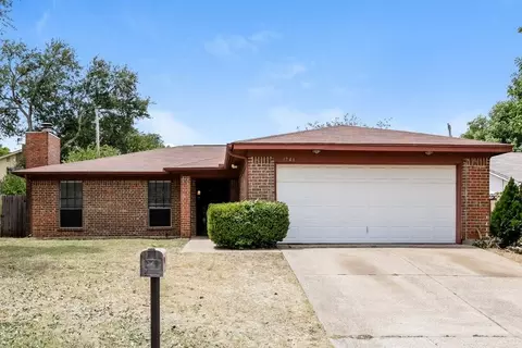 3741 Misty Meadow Dr, Fort Worth, TX 76133