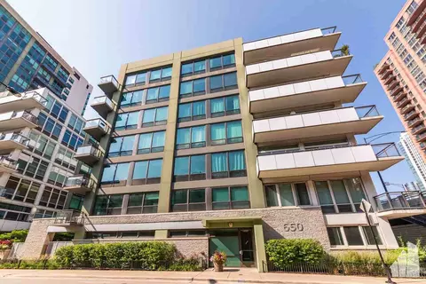 650 W Wayman St #106C, Chicago, IL 60661