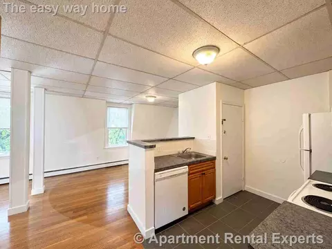 37 Davis Sq #2, Somerville, MA 02144