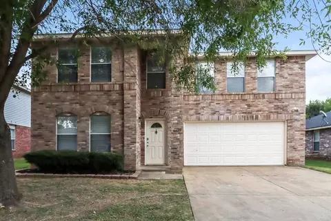2956 Santa Sabina Dr, Grand Prairie, TX 75052