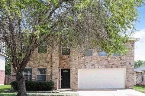 2956 Santa Sabina Dr, Grand Prairie, TX 75052