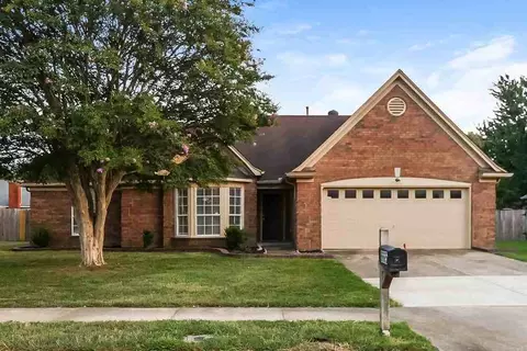6665 Millgrove Park Dr, Bartlett, TN 38135