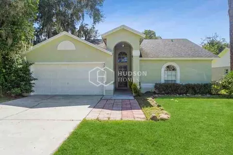 3817 Creek Way Ct, Plant City, FL 33563