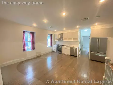 15 Boardman St #2, Cambridge, MA 02139