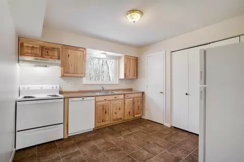 9001 NW 57th St #9155, Parkville, MO 64152