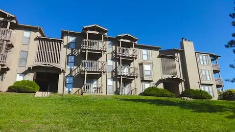 820 E 93rd Ter, Kansas City, MO 64131