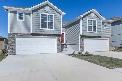 2200 NW 56th Ter, Kansas City, MO 64151