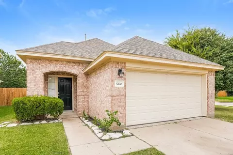 5200 Rockwood Dr, Rosenberg, TX 77471
