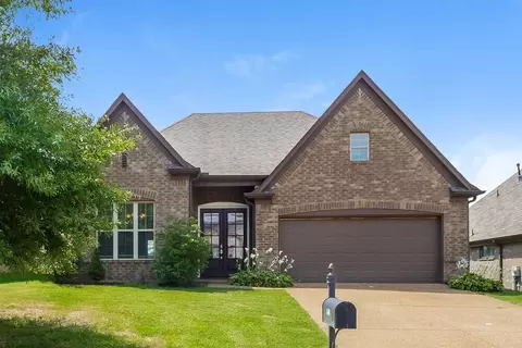 140 Hidden Meadows Ln, Oakland, TN 38060