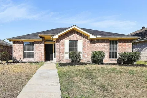 2009 Creek Royal Dr, Mesquite, TX 75181