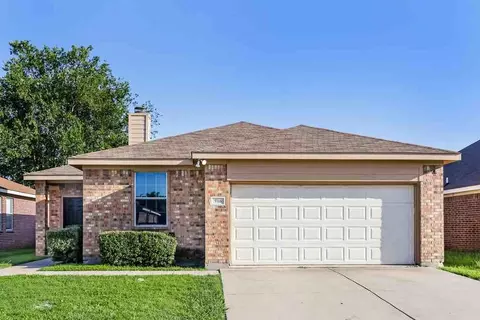 916 Buffalo Springs Dr, Fort Worth, TX 76140