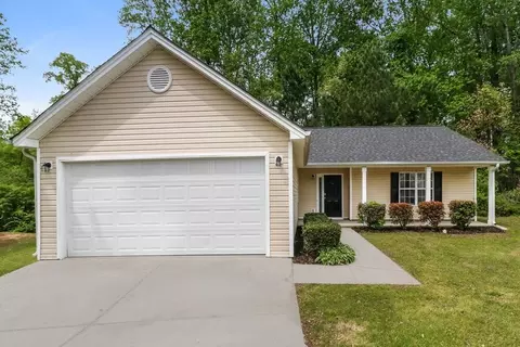 1015 Amelia Grove Ln, Lawrenceville, GA 30045