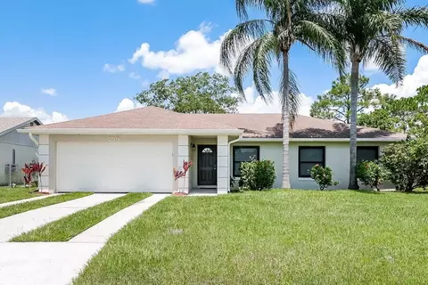 209 E Cedarwood Cir, Buena Ventura Lakes, FL 34743