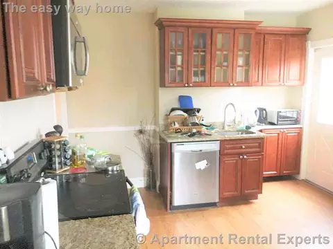 17 Putnam Ave, Cambridge, MA 02139