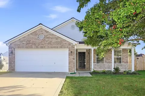 823 Pine Lake Dr, Greenwood, IN 46143