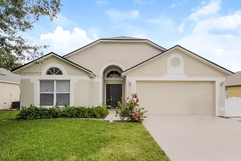 14527 Lake Price Dr, University, FL 32826