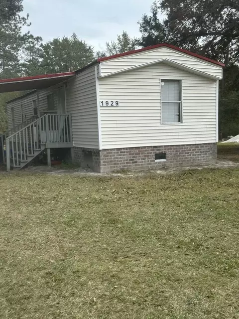1929 Arthur Lawrence Dr, Mcclellanville, SC 29458