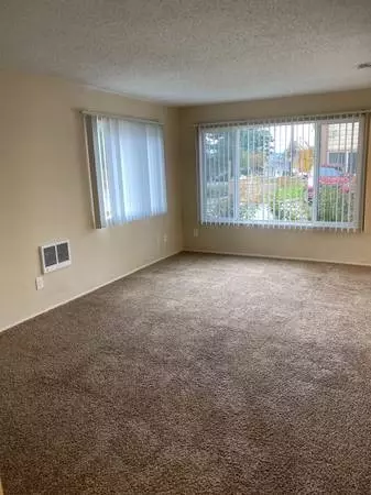 6287 NE Glisan St, Portland, OR 97213