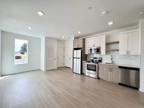 7110 N Greenwich Ave, Portland, OR 97217