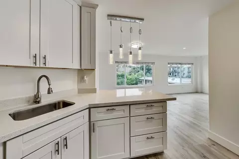 245 Lee St, Oakland, CA 94610