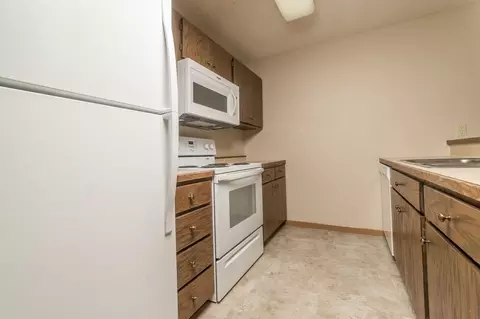 3700 S Golden Creek Pl, Sioux Falls, SD 57106 photo 2