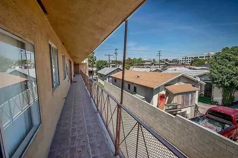 1088 W 39th St, Los Angeles, CA 90037