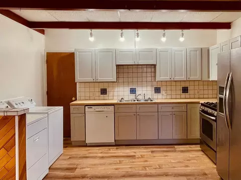 1428 Vassar Dr NE, Albuquerque, NM 87106