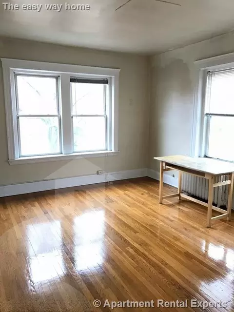6 Agassiz St #11, Cambridge, MA 02140