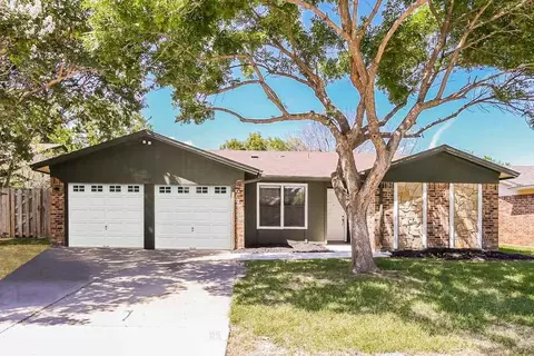 6441 Meadowlark Ln E, Watauga, TX 76148