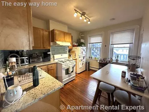 1056 Cambridge St #4R, Cambridge, MA 02141