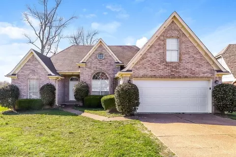 6175 Lake Front Dr, Horn Lake, MS 38637