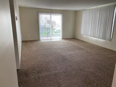 16964 SE Stark St, Portland, OR 97233