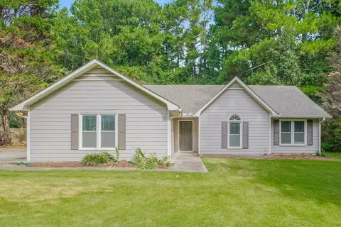 35 Riverside Ct, Hampton, GA 30228