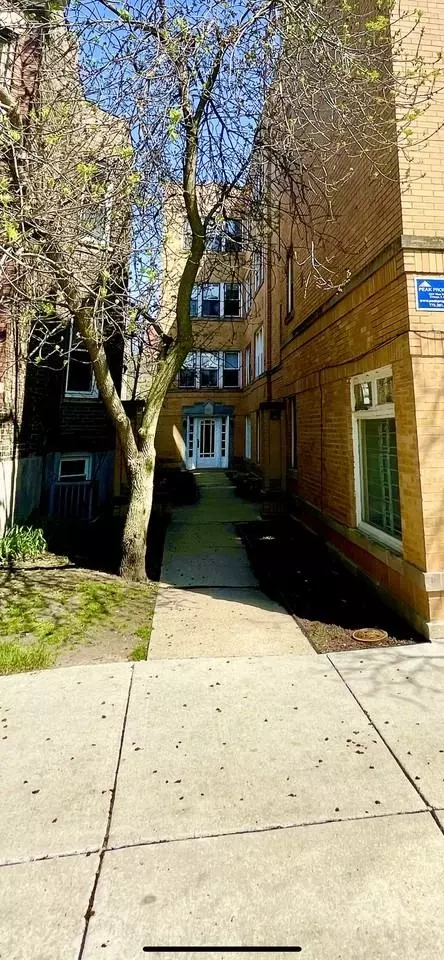 3917 N Southport Ave #2W, Chicago, IL 60613