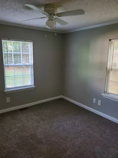 301 Circle Dr, Calhoun, GA 30701