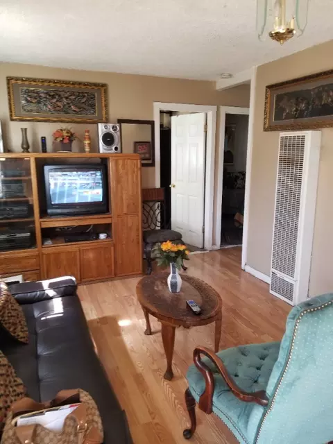 18717 Corby Ave, Artesia, CA 90701