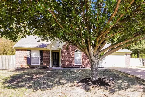 8153 Green Valley Cv, Southaven, MS 38671