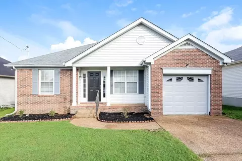 121 Cloverfield Ct, Hendersonville, TN 37075